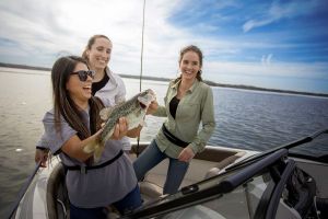 3WomenFishing_IMG_0712_150dpi_small