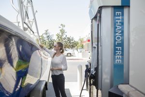 Properly fueling a boat with ethanol free, unleaded gasoline at a land pump.